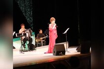 秋元順子 バースデーコンサート開催、全18曲を熱唱。未公開秘蔵映像「愛のままで・・・」MVフル公開