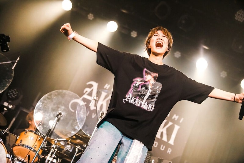 七海ひろき『HIROKI NANAMI LIVE HOUSE TOUR “AKATSUKI”』場面写0