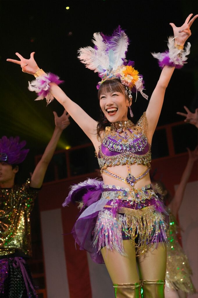ももクロ高城れにソロコンサート『33 SAMBA to ボンボンDANCE ~まるごとれにちゃん祭り 2026~』第二部サンバ公演 場面写01