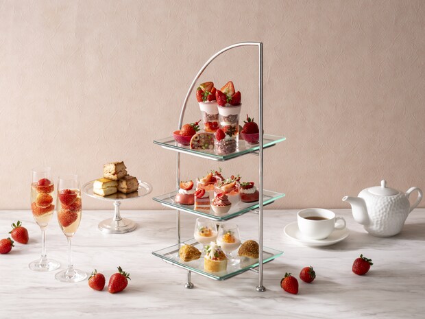 横浜・みなとみらい:”第4のチョコレート”ルビーショコラ&苺のアフタヌーンティー、12月1日より年明けまで展開