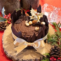 北海道：スペシャリテは切り株風ショコラケーキ「フェルム ラ・テール美瑛」クリスマスケーキ3種の予約受付開始