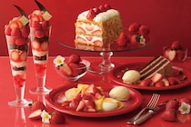 キハチ カフェ：ナポレオンパイを再構築した新作パフェなど登場「ストロベリーフェア」1月15日より開催