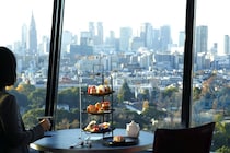 東京・紀尾井町：”最上級食材”ケーキ＆ピエール・エルメ・パリのスイーツ揃う平日限定アフタヌーンティー、3月末まで展開