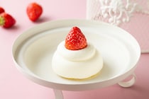 東京・白金台：キュートなスペシャルレアチーズケーキも登場　夏苺楽しむアフタヌーンティー、6月1日より3ヵ月限定登場
