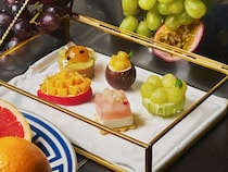 セント レジス ホテル 大阪：果実仕立てのショートケーキやムース揃うアフタヌーンティー、6月1日より3ヵ月展開