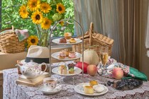 ザ・リッツ・カールトン大阪：夏のピクニックをイメージした仏風アフヌン、6月18日より展開　2種のこだわりタルトも登場