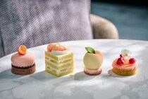 東京・芝浦：”弾ける素材”に着目「フェアモント東京」夏季限定ケーキ4種など揃える　シャンパンと合わせたアフヌン＆パフェも
