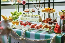 ザ ストリングス 表参道：夏デザートを好きなだけ堪能「サマーデザートワゴンランチ」7月14日より特定日に開催中