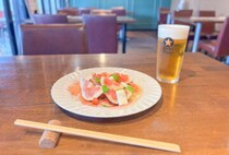 【飯塚】筑豊初！THE PERFECT黒ラベル AWARD 2025受賞店「石窯Grill & Wine Dining TETE」で味わう贅沢な一杯