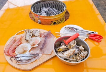 【飯塚】海なし飯塚で本物の磯の香りに遭遇!飯塚牡蠣小屋×海鮮BBQ専門店 カキ上等の「虫明産 三年牡蠣」と「浜焼き五種盛り」