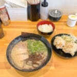 【香春】豚骨ラーメンと唐揚げのお得なセット♪とんこつラーメン猫猫のラーメン定食