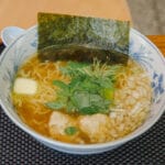【飯塚】あっさりだけどくせになる美味しさ！鶏スープ麺 はなまるの塩こしょうバターラーメン