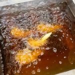 【嘉麻】大塚精肉店の大人気「古処鶏手羽餃子」製造過程に潜入取材！