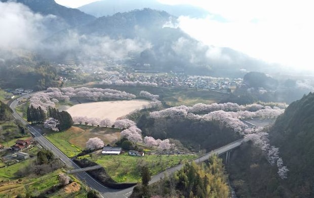 弥栄湖スポーツ公園の黒沢グラウンド／テニスコート
