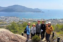 宮島ビューのトレッキングに焼き牡蠣・温泉付き、モニターツアーの参加者を募集