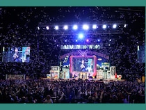 写真で振り返る『DAIBAKUSHOW 2025』12月30日 第二部