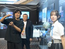 “マクロスシリーズ”河森正治の世界を体感! プロデュースした万博パビリオン秘話やマクロス最終回エピソードにNMB48和田海佑も興味津々