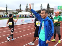 間寛平が石垣島マラソンでランナーを応援! 「いつか沖縄にナイトマラソンを…」と新たな構想も!?