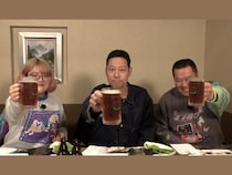 東野幸治、とにかく明るい安村と肉を喰らう! 裸の若手時代を回顧「放送法の隙間をぬって…」『東野ぶらぶらチーキーズ』BSよしもとで1月25日放送