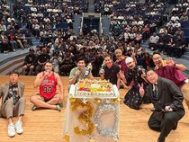 “結成30周年”ガレッジセールが沖縄で記念ライブ! 川田が初めてつくった漫才に会場感動、ゴリはモジモジ「恥ずかしい」