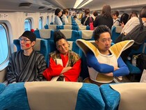 武将様初の新幹線ツアーが大盛況! 車内で龍の玉探し、夜は六本木公演へ!