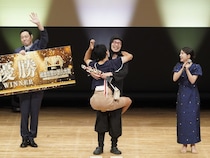 ジャルジャルpresents“新人芸人”たちの賞レース開催! 内輪モメ、笑いの強要、プロポーズ…カオスすぎる展開から感動のフィナーレ!?