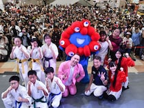 大阪府八尾市“アドバイザー”のspan!水本が『万博レガシー継承祭』登場! 市長からサプライズ発表に「よっしゃ～! めっちゃ嬉しい!」