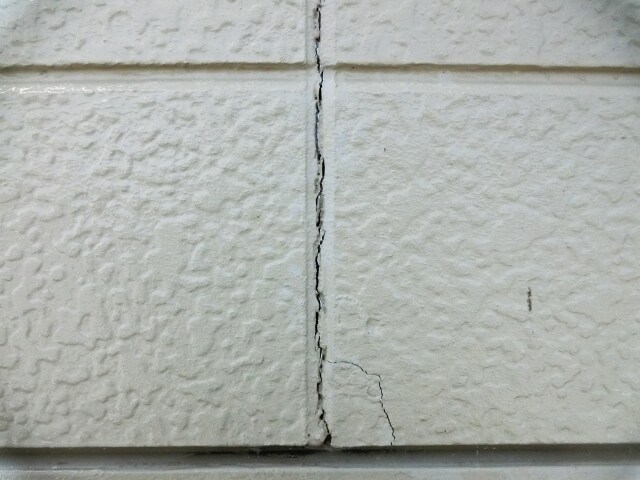 シーリングのひび割れ