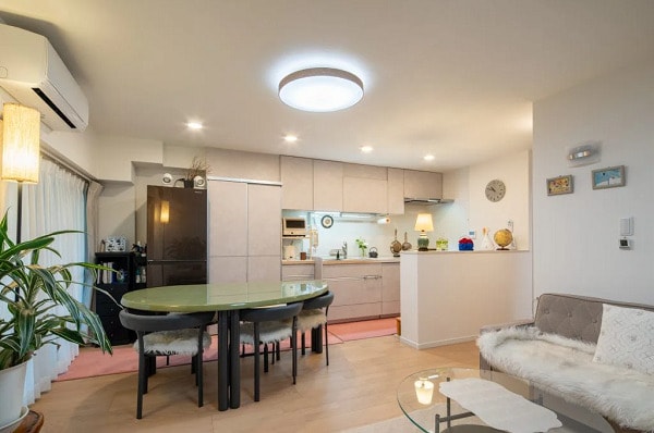 今の暮らしの不満や不安を解消し、この先も住み続けられる家へ事例のリビングの写真