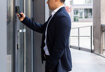 10年前に別れた「元カノの家」をいきなり訪ねた男。女の反応は意外なもので