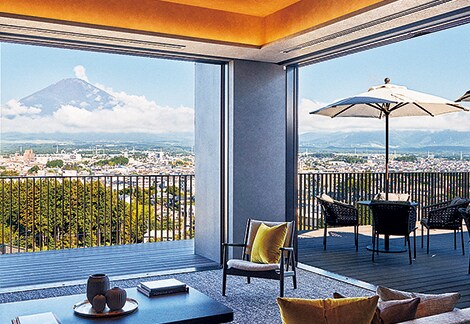 大人の“サウナ合宿”が叶う「edit x seven 富士御殿場」で、富士を臨むサウナ付きスイートを体験!