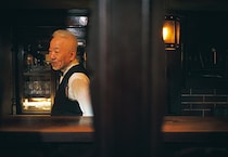 太宰治ゆかりのバーから、名バーテンダーを育ててきた老舗まで。銀座で行くべきバー2選