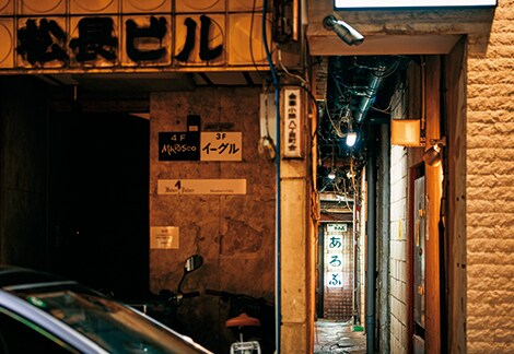 軽やかな食感がヤミツキになる“天ぷら”から、ママが優しく迎えるバーまで。銀座の裏路地で深みにハマる４軒