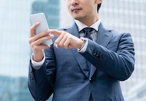 仕事中にLINE252件、彼女に送る男。大手金融系コンサルの彼氏が、突然モラハラ系になったワケ