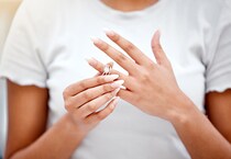 結婚12年、突然、離婚宣言してきた妻。娘は私学に通い、お金に余裕もあったのになぜ？