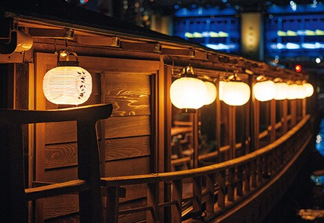 夕涼みデートにリザーブしたい「グルメ系屋形船」4選。焼肉・鮨・懐石・美酒を船上で味わう大人の贅沢
