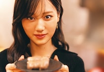 東カレ2月号は「背徳の年末、上質な年始」。大人の年末年始は、美食三昧で駆け抜ける！