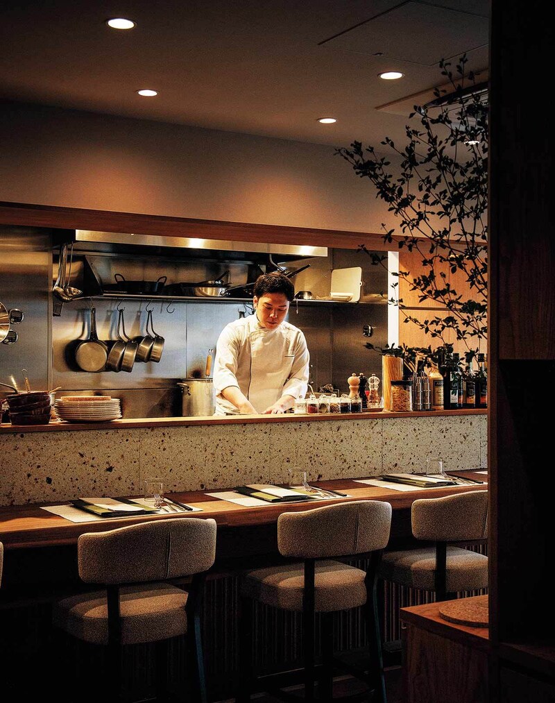 白金高輪『洋食レストラン marronnier』の内観