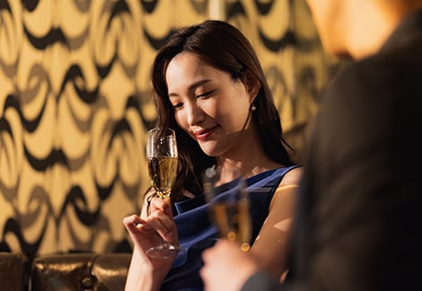 「最近、妻とうまくいってないんだ」憧れの彼に意味深な告白をされた女は…