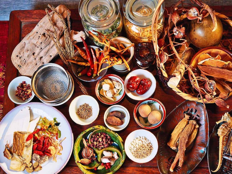 三田『ひなべねこ 三田店』の薬膳火鍋で使用している薬膳