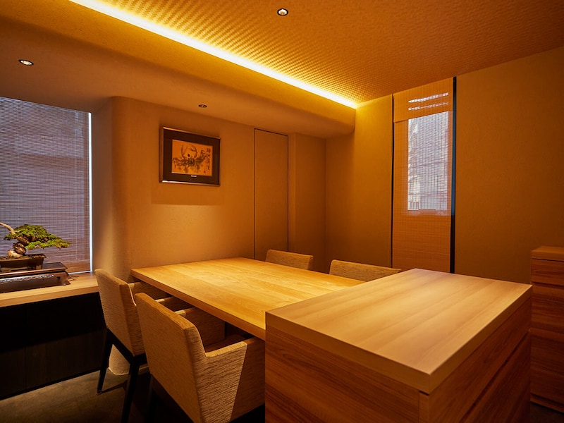 麻布十番『かにじぇんぬ麻布』の内観