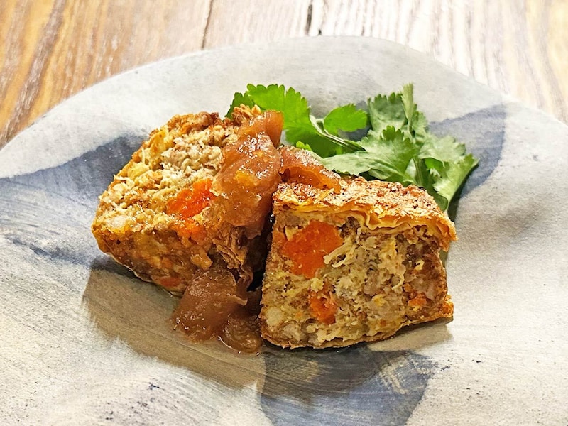 目黒『タイ料理 みもっと』の「セコガニと湯葉の焼売」