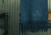 お洒落な男が行き着く「ロロ・ピアーナ」のカシミヤ。彼女が密かに“シェア”を狙う、究極のストールとは