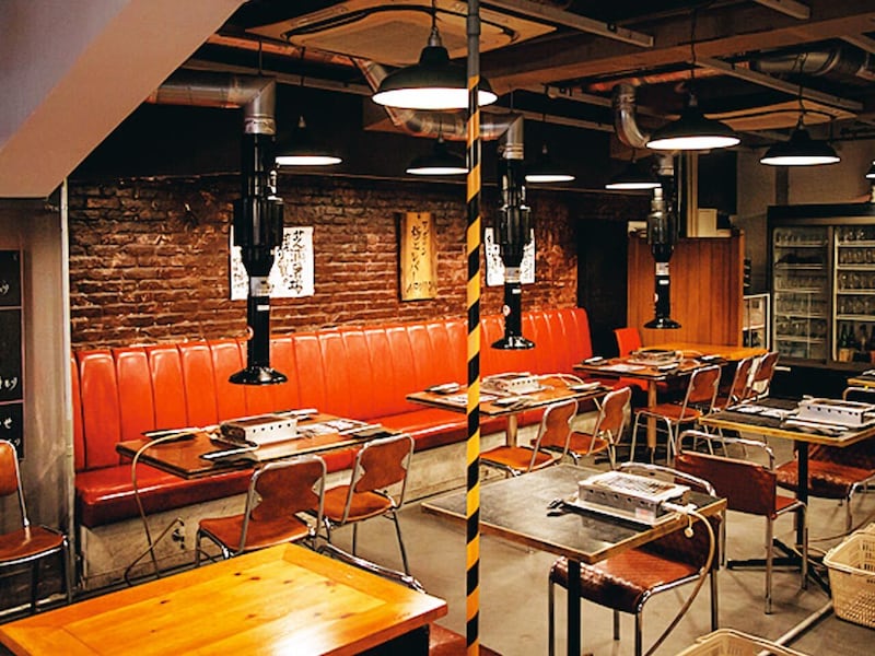 新御茶ノ水『焼肉ホルモン アポロン 神田駿河台』の内観