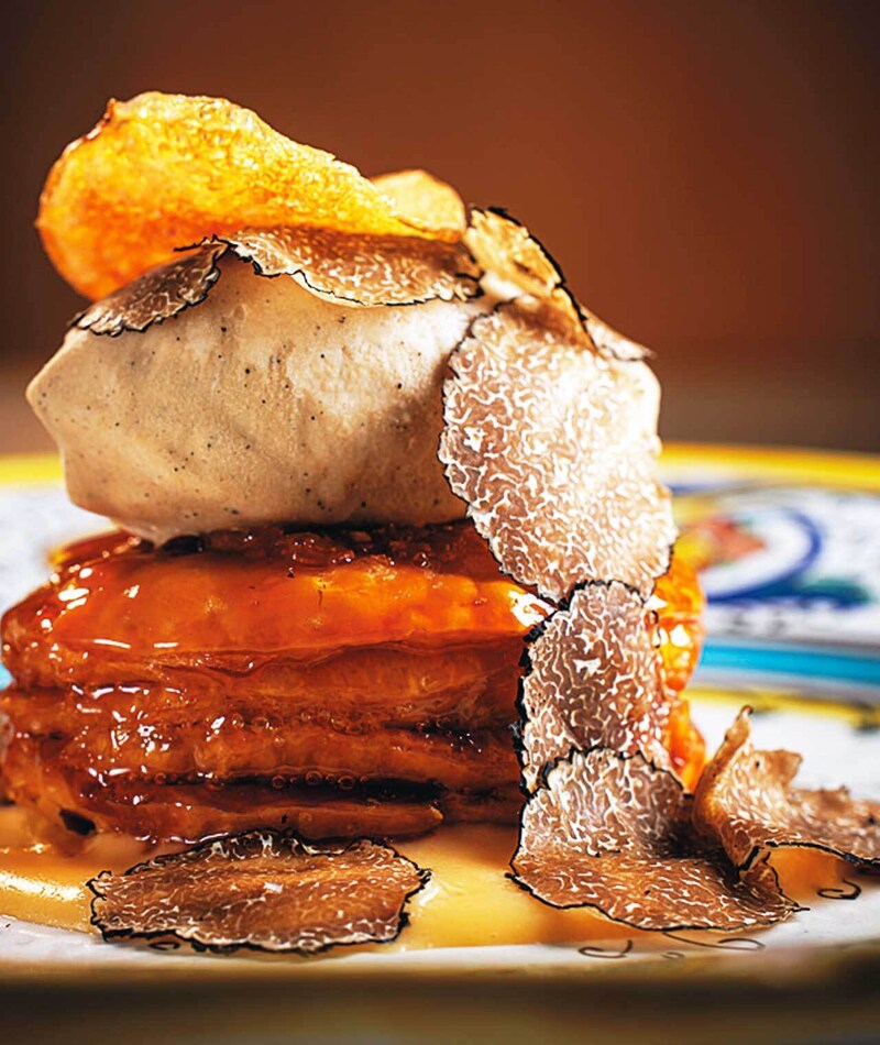 広尾『Melograno』の「北あかりとトリュフのタルトタタン フォンティーナチーズのソース」