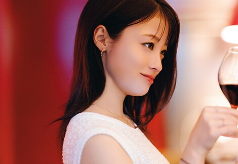 東カレ4月号は「ワインがある夜」。東京の大人たちのリアルなワイン事情を一冊に凝縮！