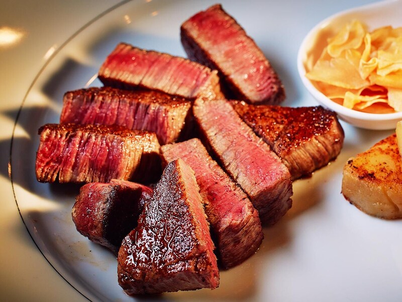 麻布十番『三と十』の「国産牛のフィレステーキ」