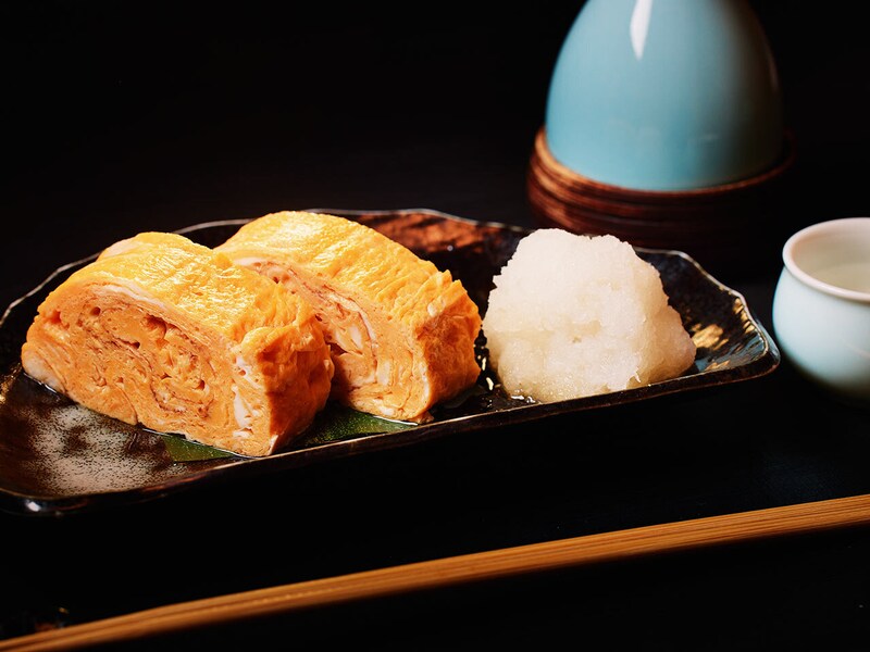 麻布十番『麻布永坂 更科本店』の「だし巻き」、「吉兆雲海」の蕎麦湯割り