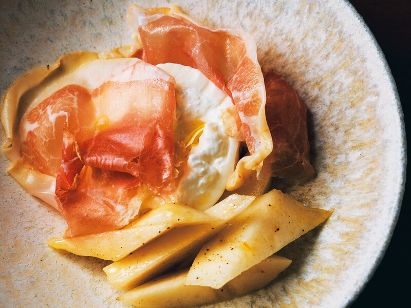 乃木坂『Tremolare』の「生ハムとブッラータ 洋梨」