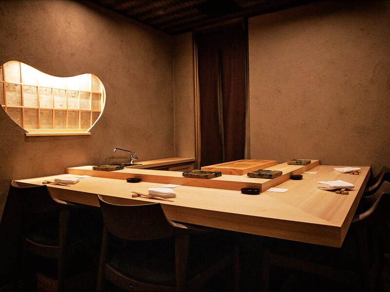 神谷町『麻布台 ゆう利』の内観